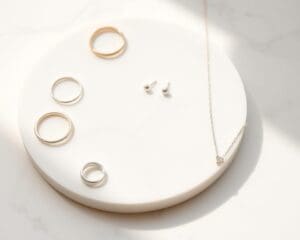 Praktische Tipps für minimalistischen Schmuck