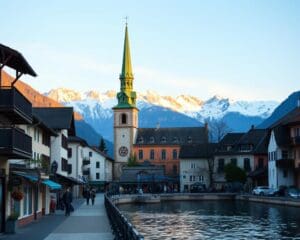 St. Wolfgang – Seepromenade und Kirchturmspitze 🇦🇹